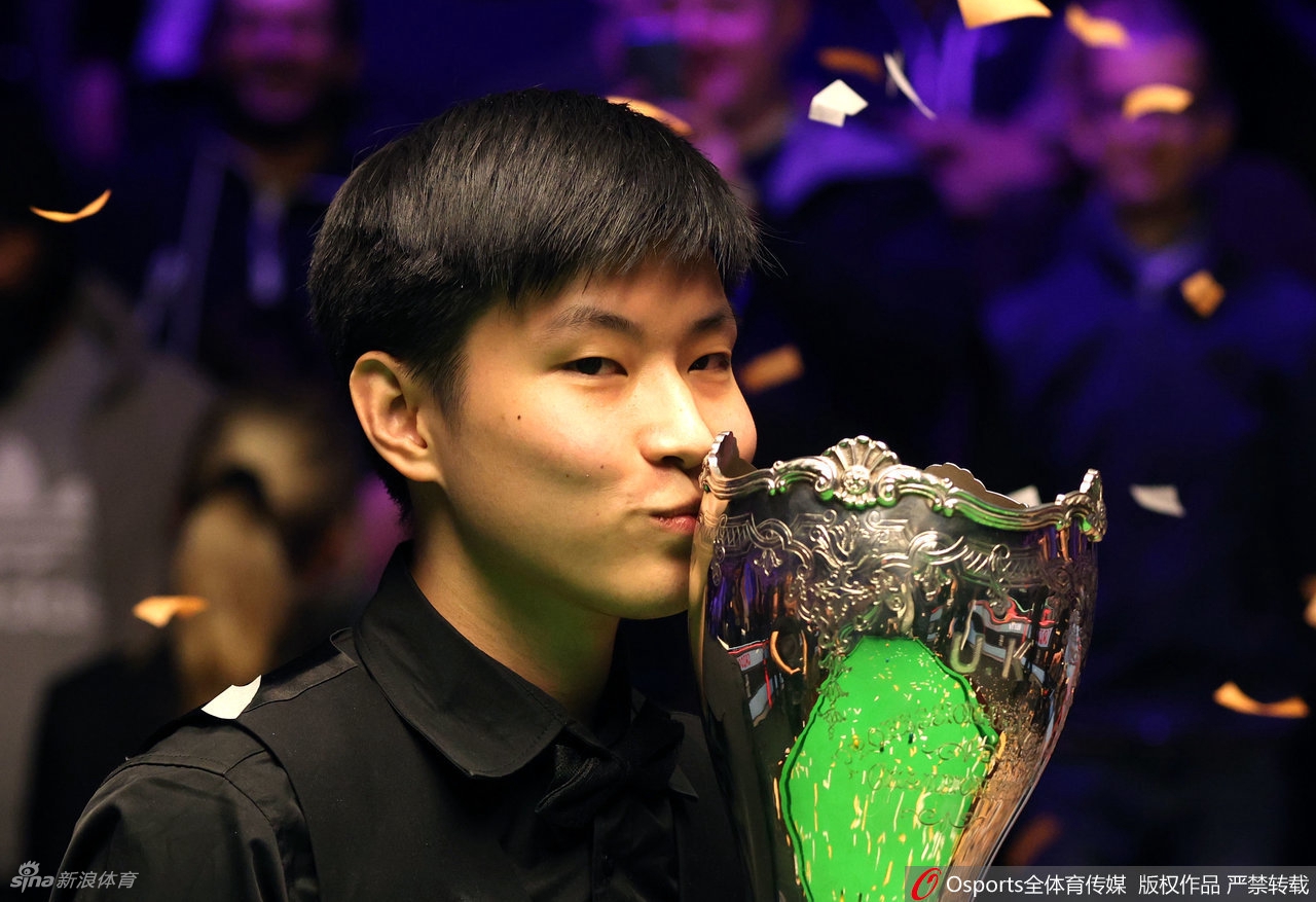 斯诺克英锦赛赵心童首次夺冠