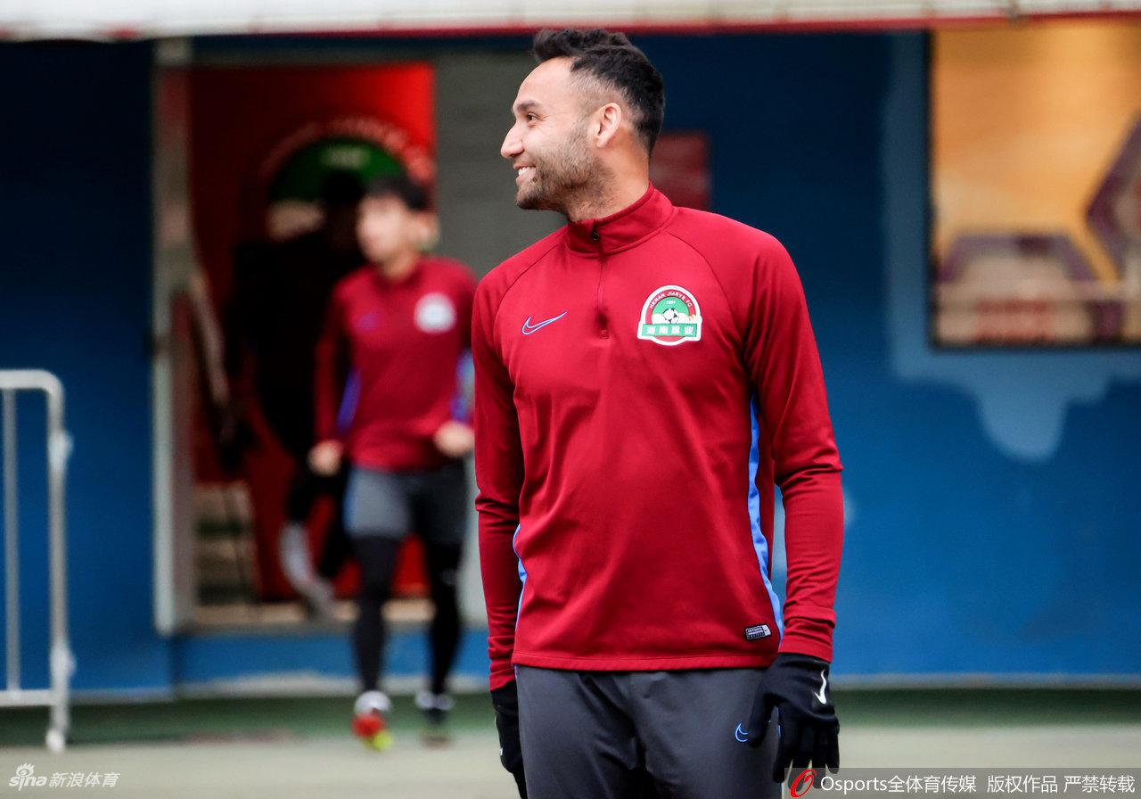 河南嵩山龙门改名后首次训练