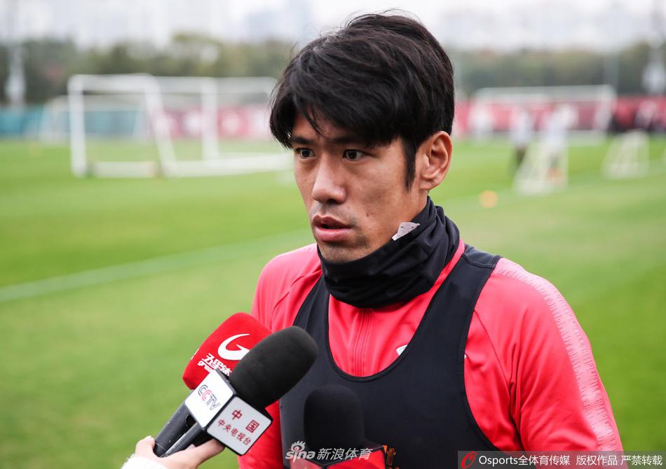 上海上港球员训练备战