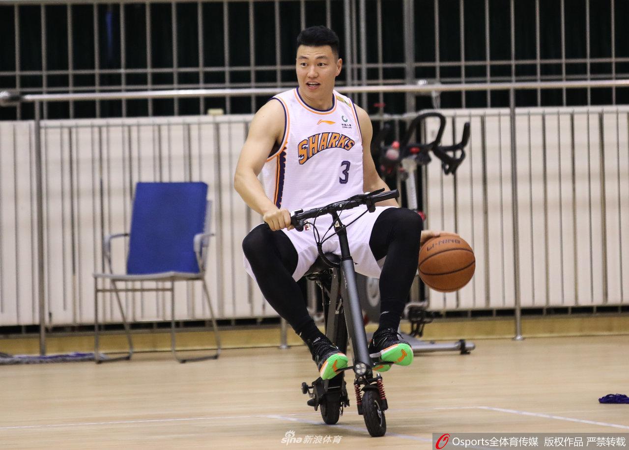 CBA上海大鲨鱼队官方写真拍摄花絮