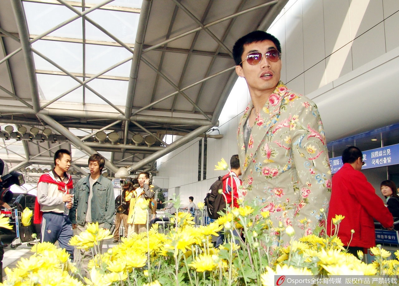 郑智出任广州队执行主教练兼球员