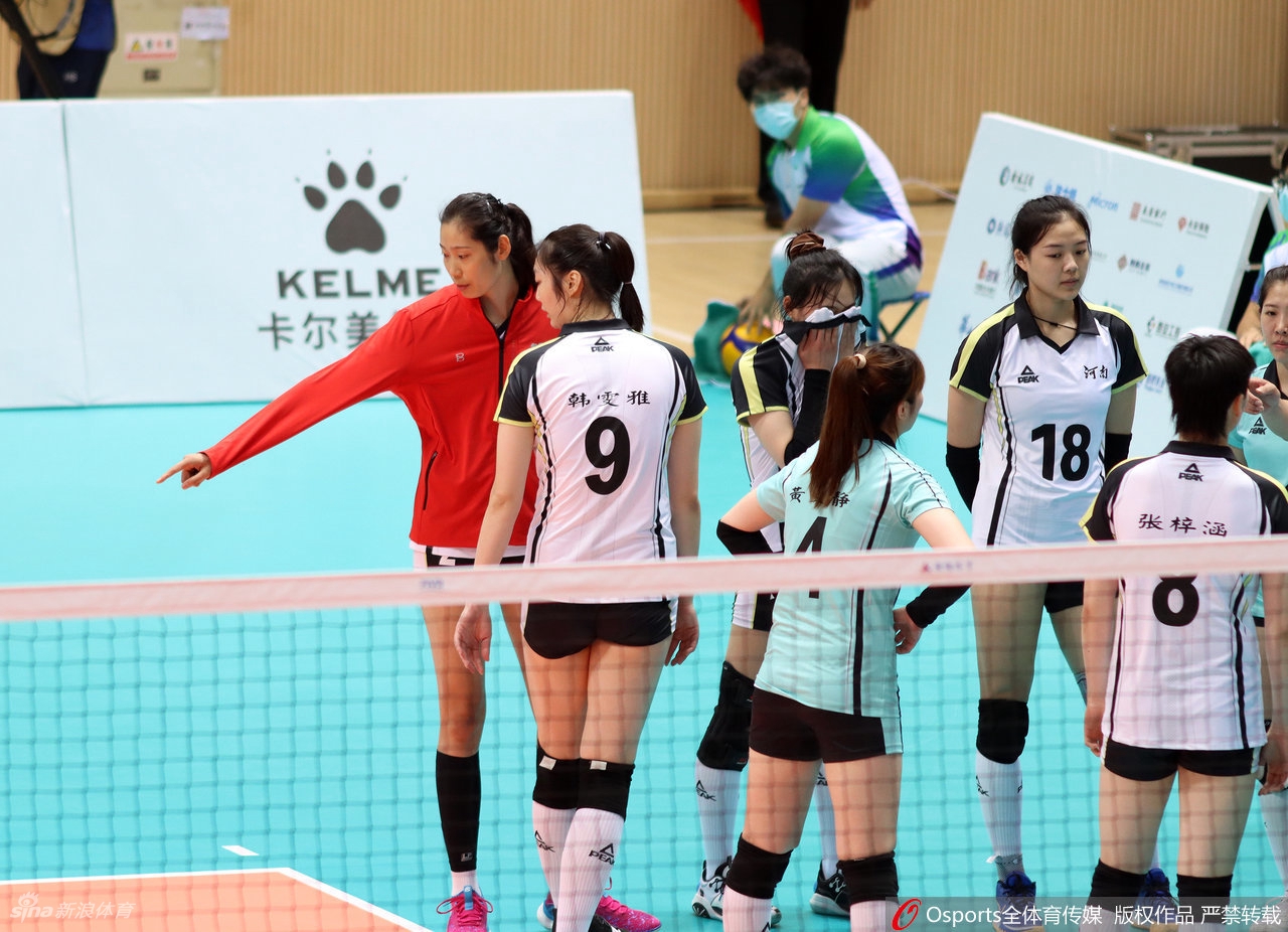 [全运]河南女排0-3遭上海横扫 朱婷伤停变送水工