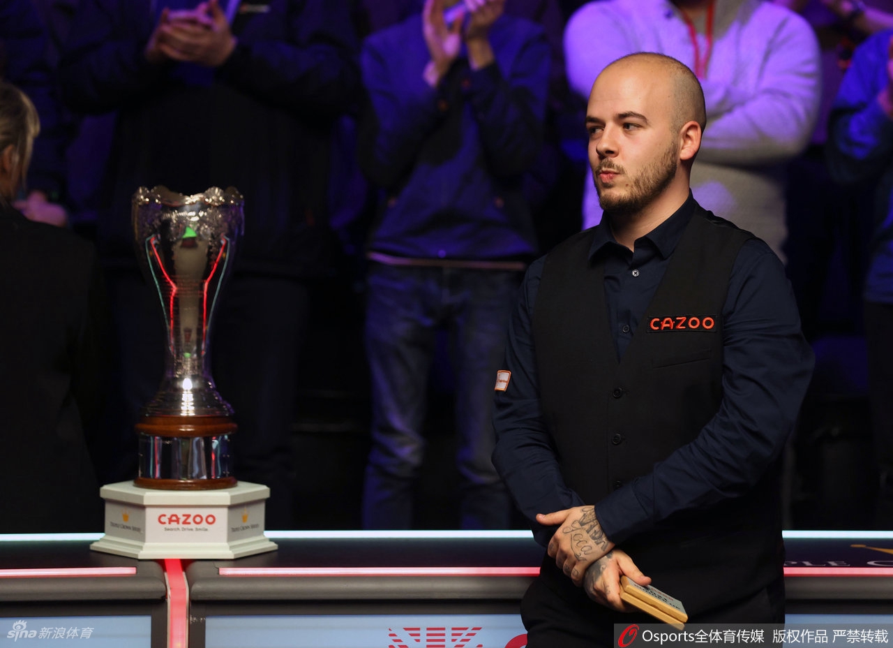 斯诺克英锦赛赵心童首次夺冠