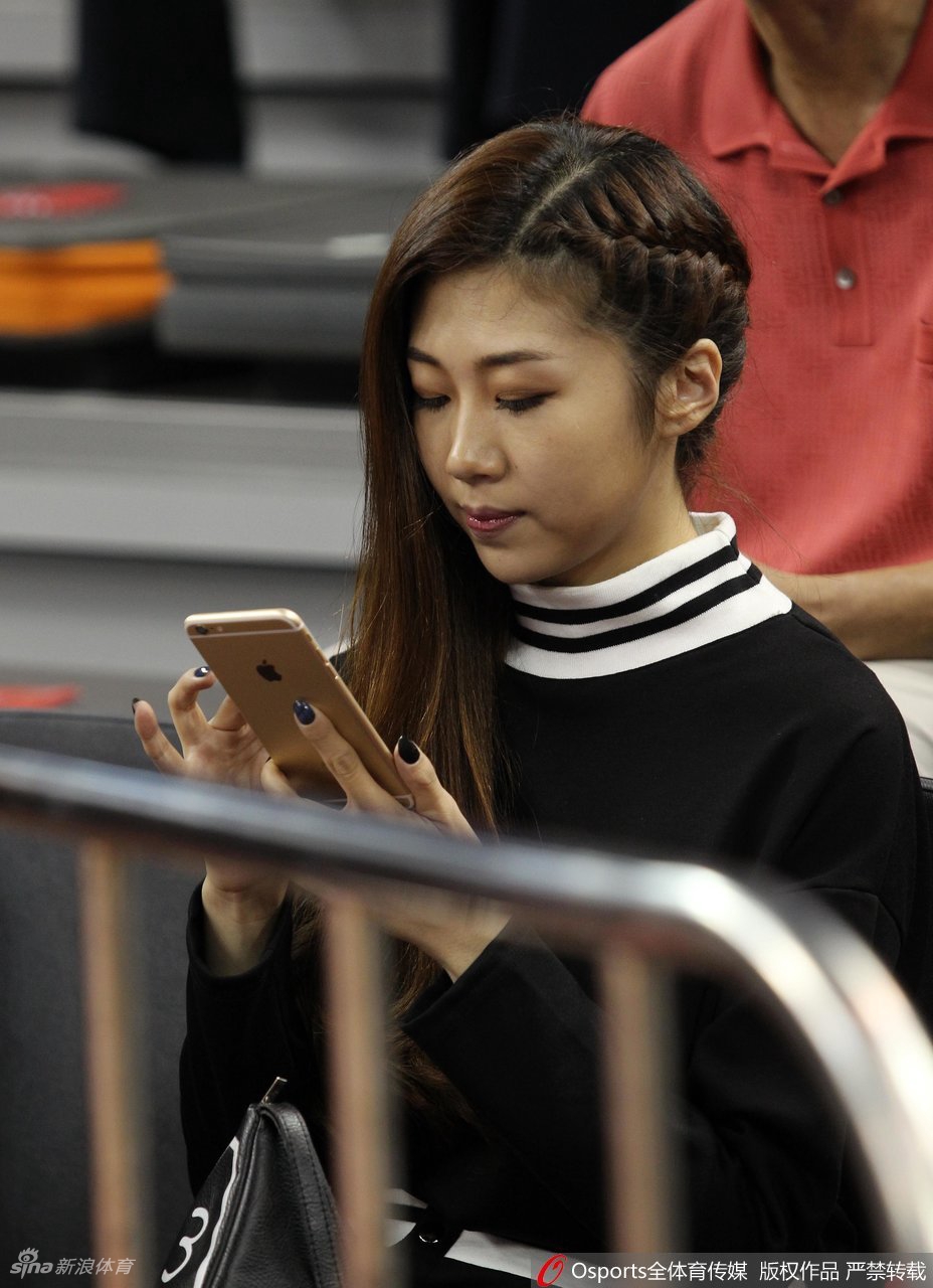 女神们快乐！致敬中国篮坛球员的另一半