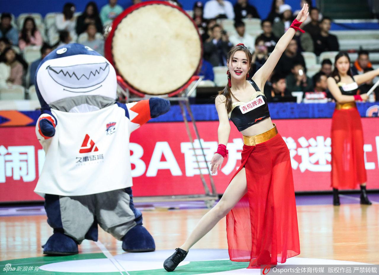 上海大鲨鱼拉拉队