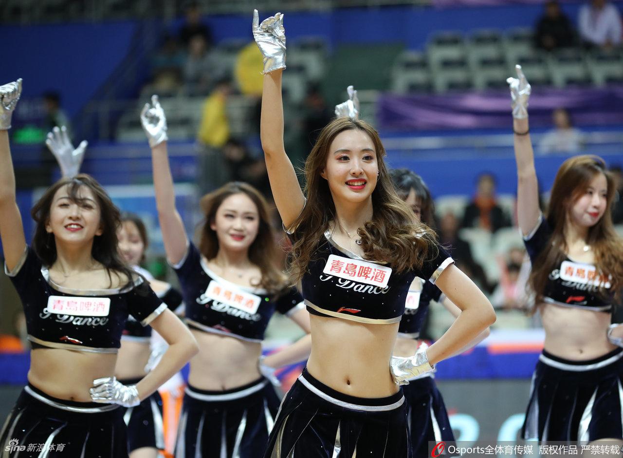 上海大鲨鱼拉拉队