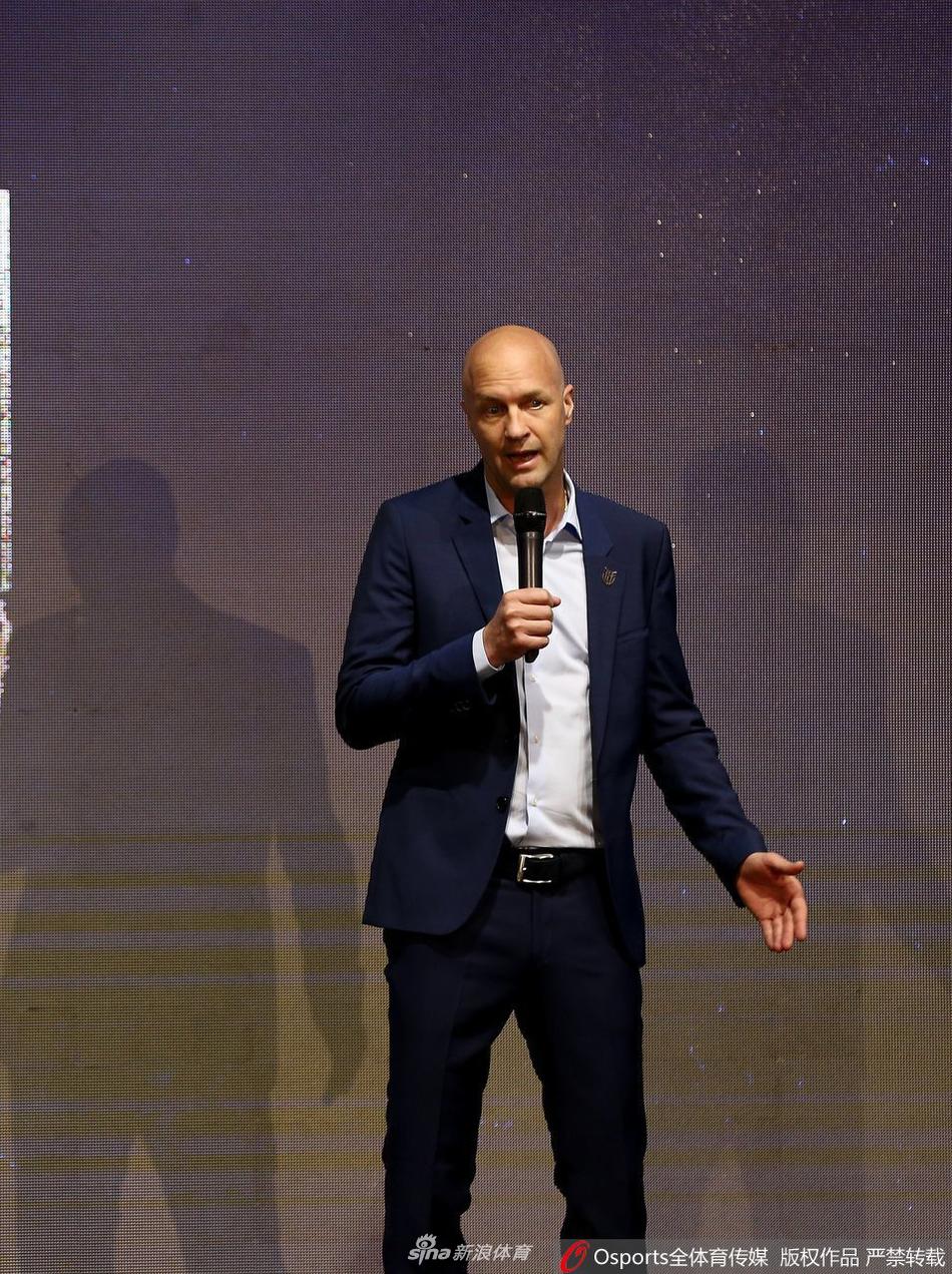 前中超重庆主帅出任厄瓜多尔主教练