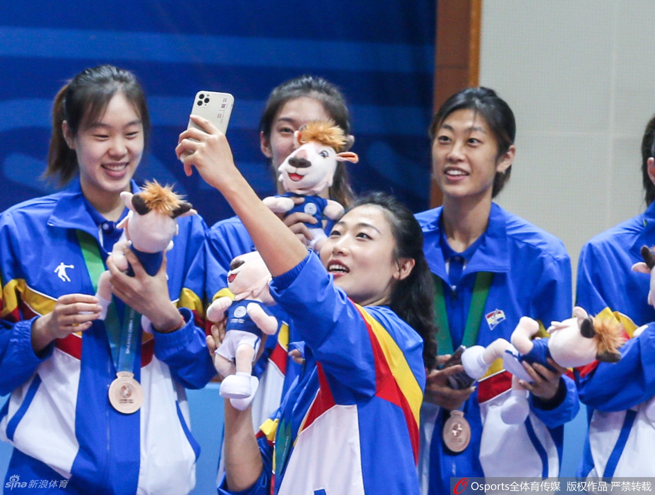 [全运女排]天津胜江苏夺冠 辽宁获铜牌