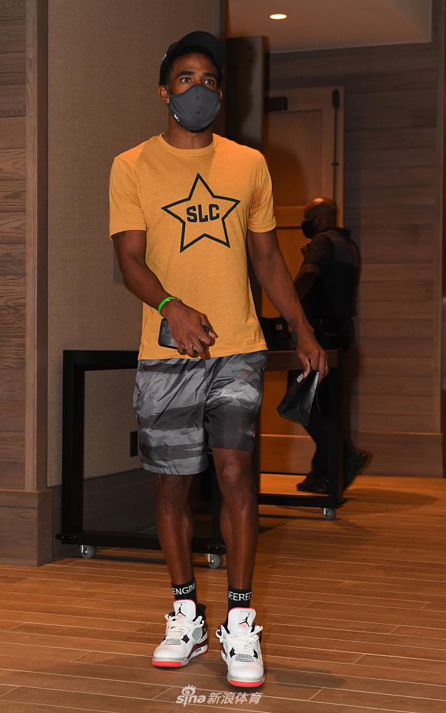 NBA复赛前瞻：鲁迪・戈贝尔领衔球员抵达酒店