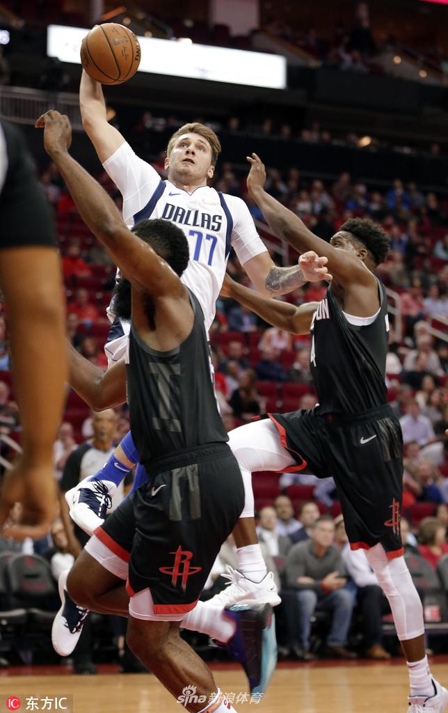 东契奇起飞扣篮