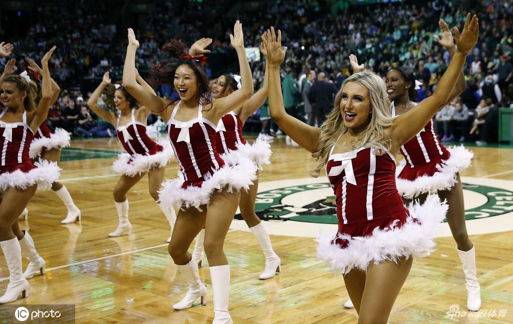 NBA啦啦队美女宝贝圣诞装热舞回顾