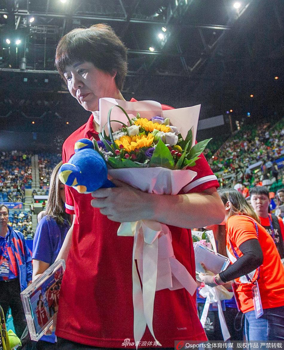 郎平59岁生日快乐回顾"铁榔头"到"郎妈妈"