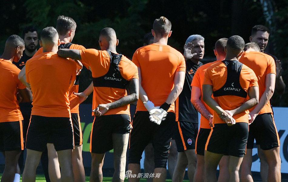 欧联杯前瞻:顿涅茨克矿工训练备战并开发布会