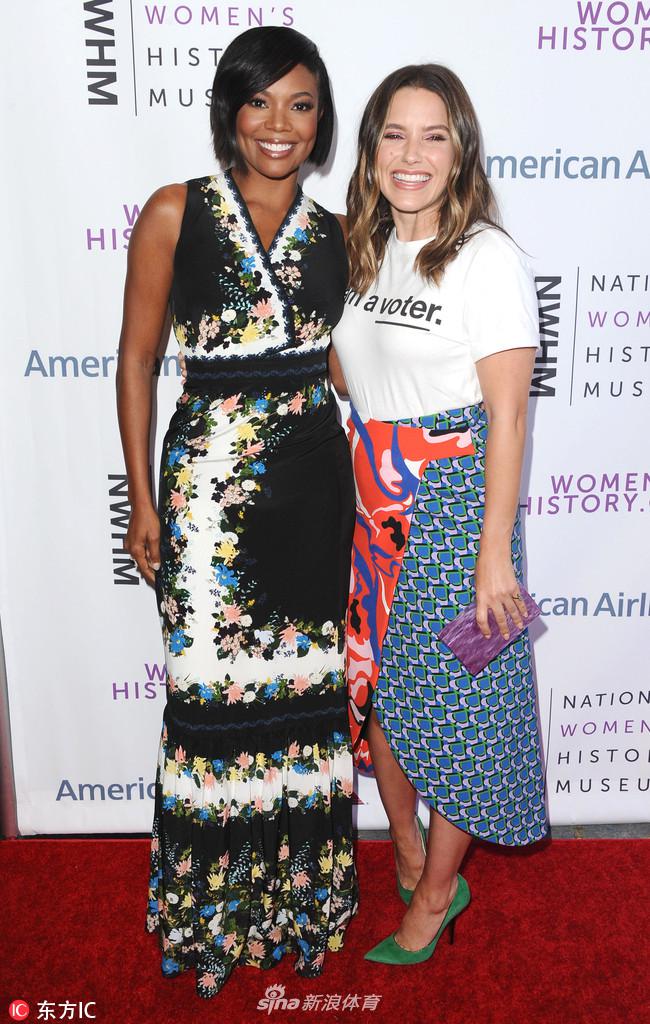 韦德爱妻洛杉矶参加活动