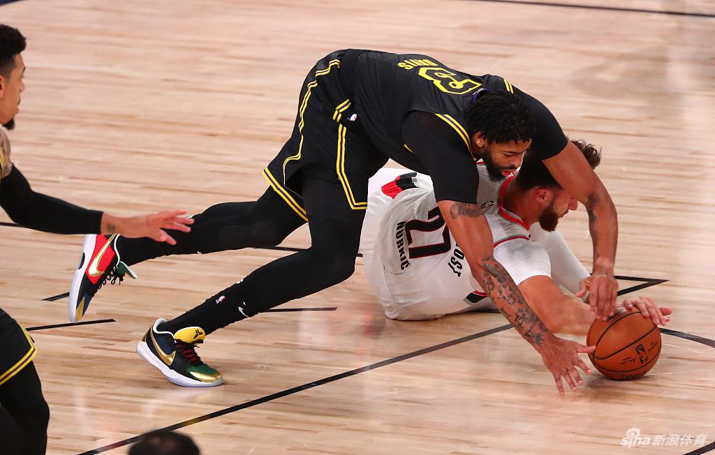 [NBA季后赛]湖人135-115开拓者 总分3-1