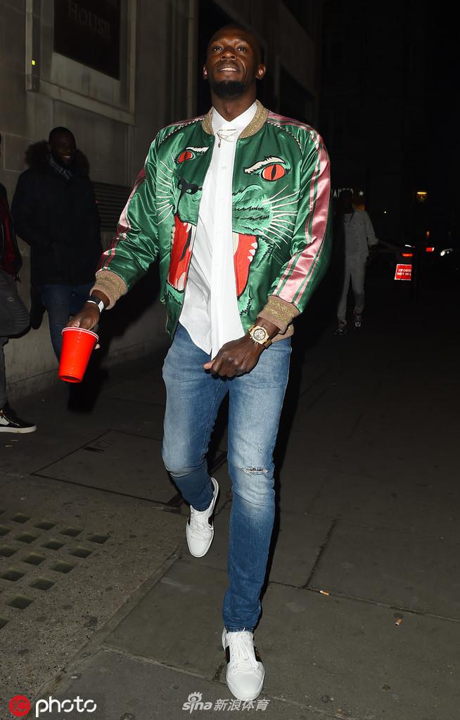 博尔特深夜现身伦敦街头