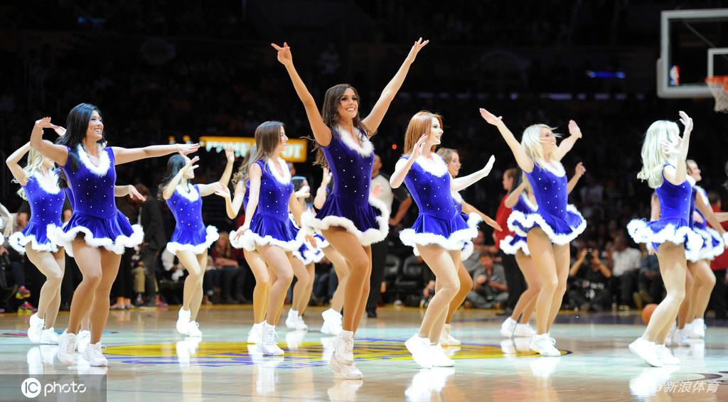 NBA啦啦队美女宝贝圣诞装热舞回顾