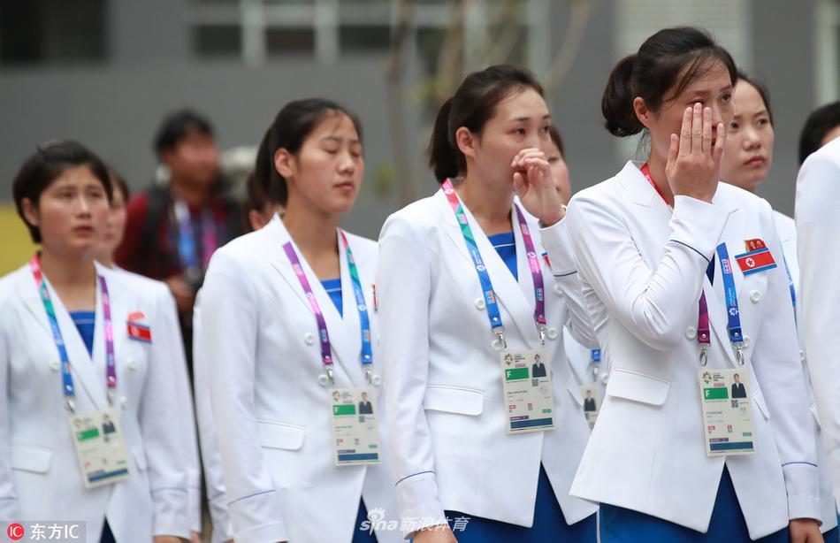 朝鲜选手升旗仪式激动落泪