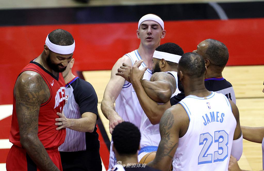 [NBA]湖人120-102火箭 詹姆斯18+7+7