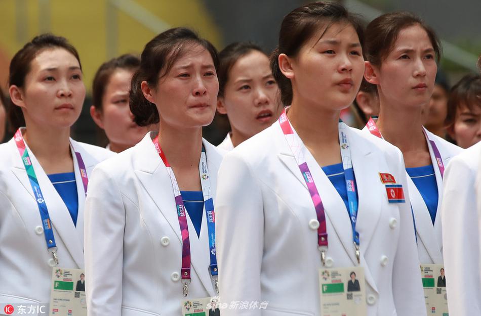 朝鲜选手升旗仪式激动落泪