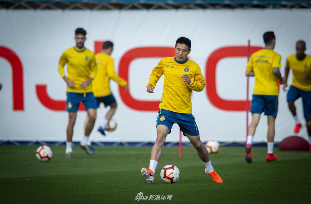 西班牙人训练备战联赛 武磊狂练射门