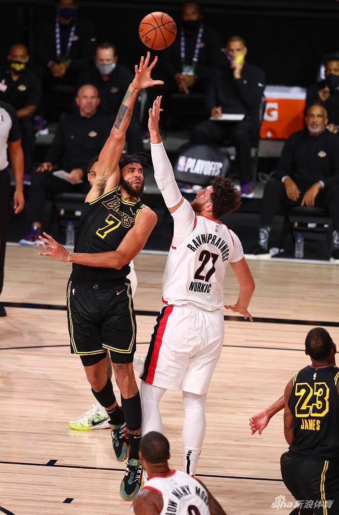 [NBA季后赛]湖人135-115开拓者 总分3-1