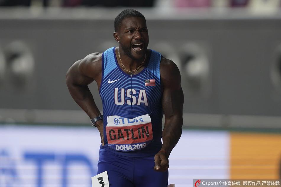 男子100米决赛科尔曼霸气夺冠