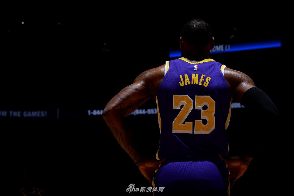 詹姆斯在比赛中