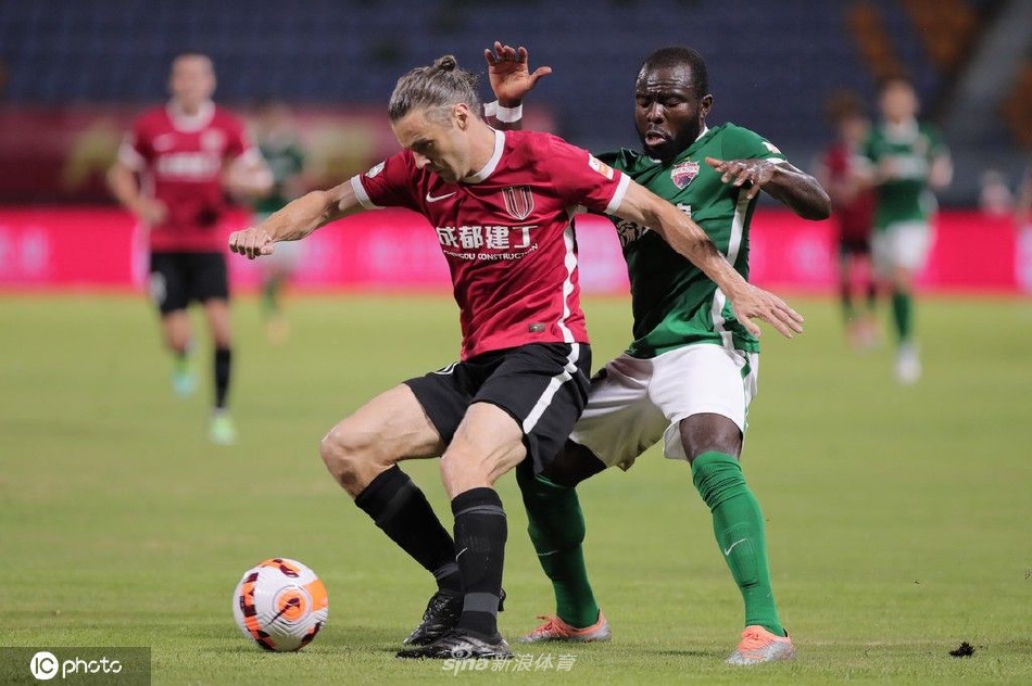 [中超]成都蓉城2-2深圳队