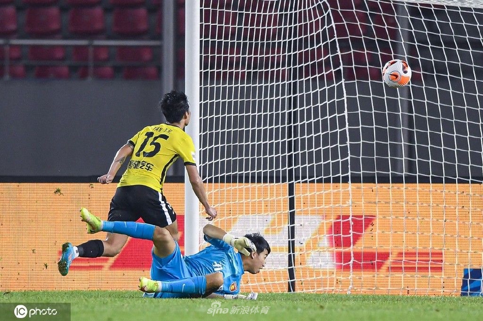 [中超]河北队0-1广州队
