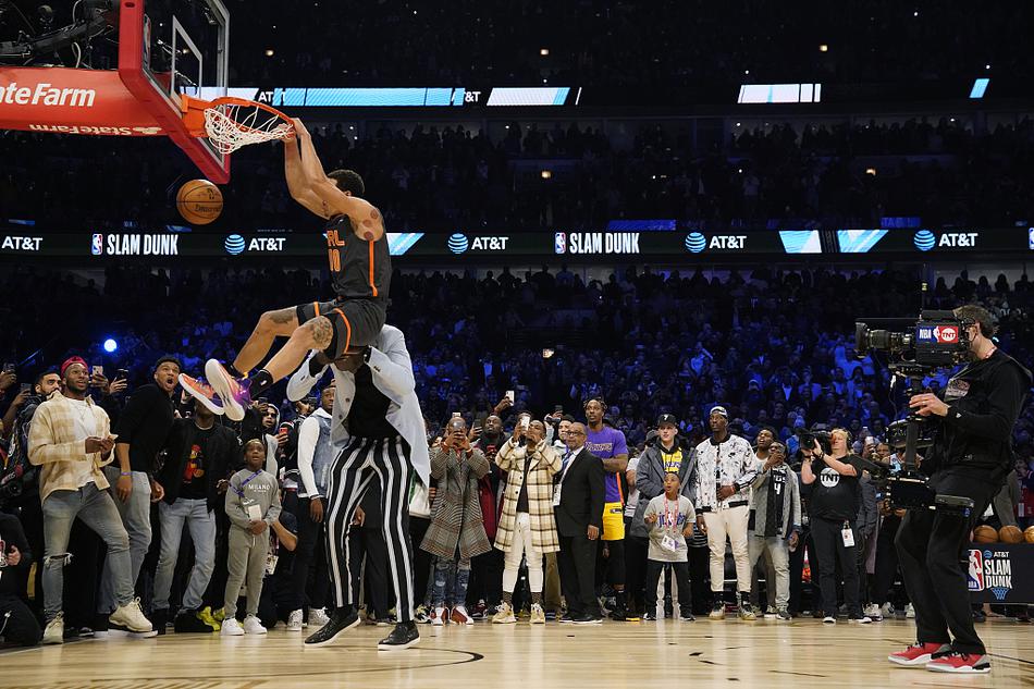 2020NBA全明星扣篮大赛 小德里克-琼斯夺冠