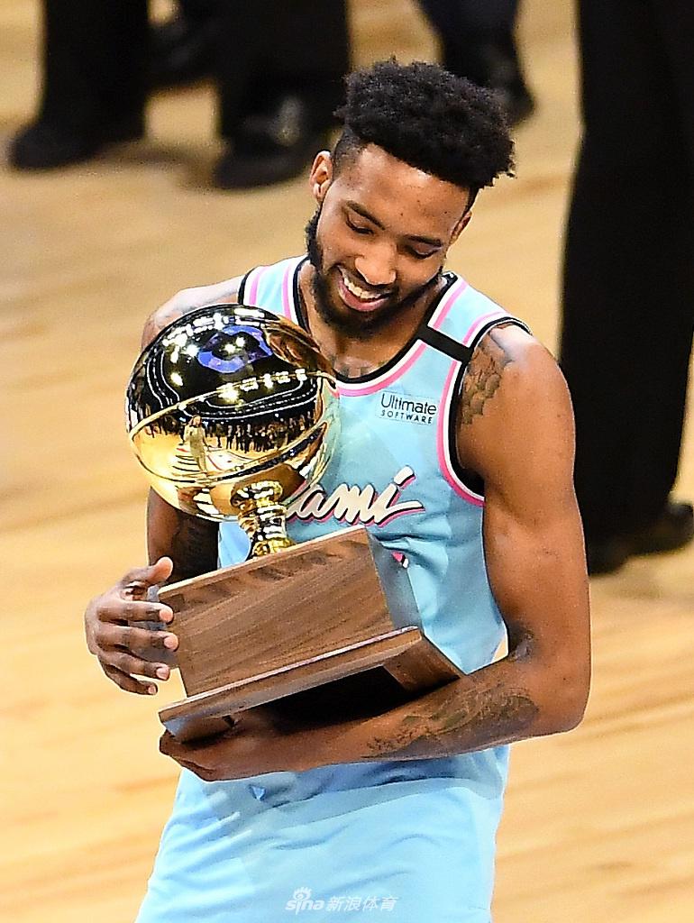 2020NBA全明星扣篮大赛 小德里克-琼斯夺冠