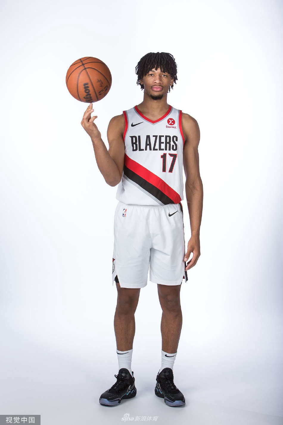 开拓者新秀拍摄写真