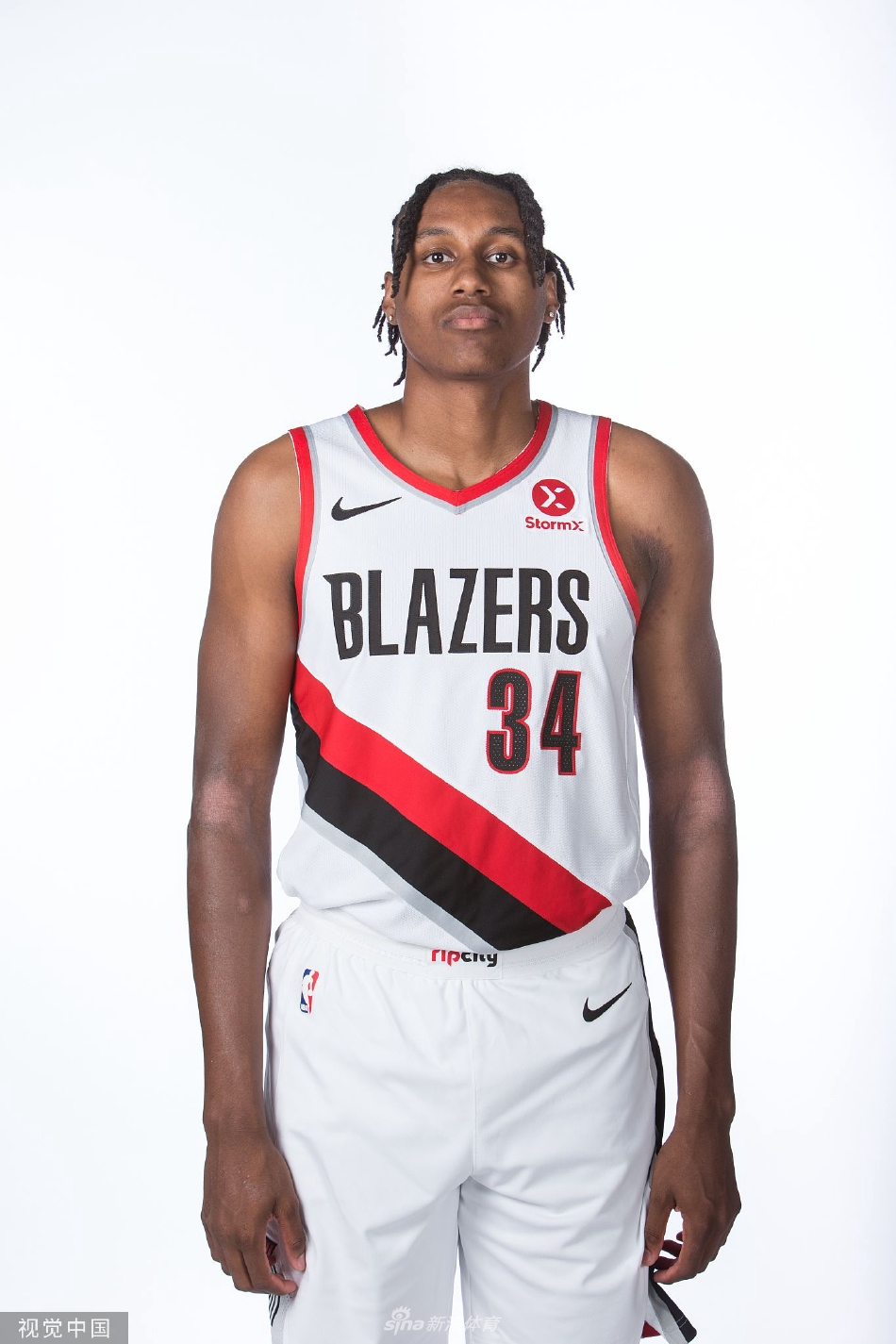 开拓者新秀拍摄写真