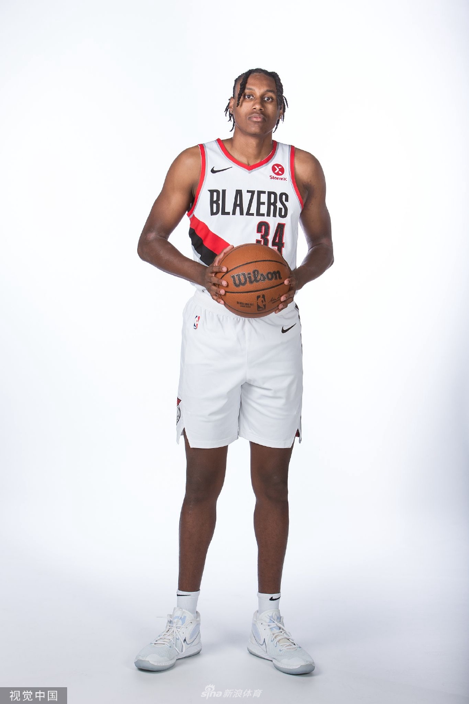 开拓者新秀拍摄写真