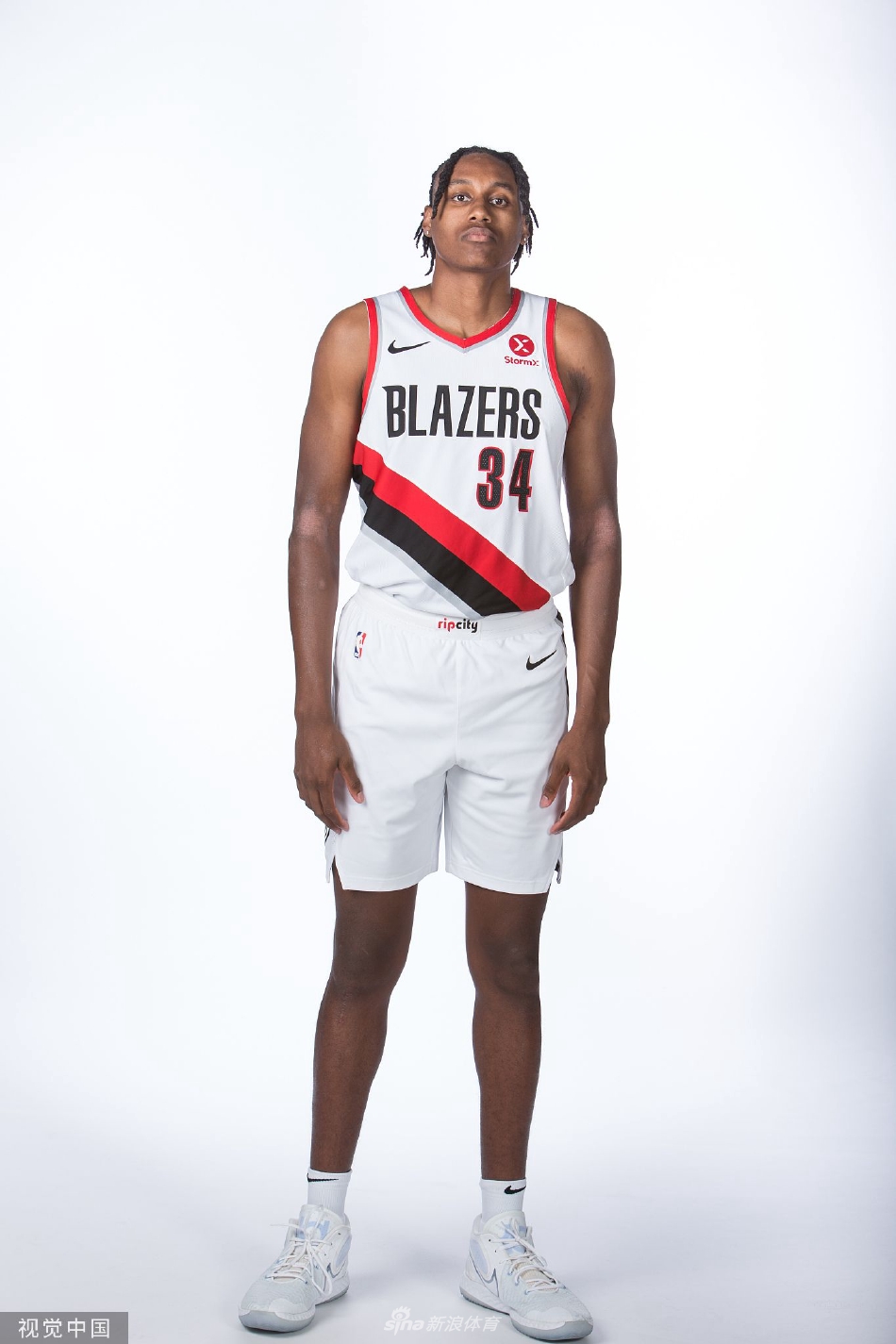 开拓者新秀拍摄写真