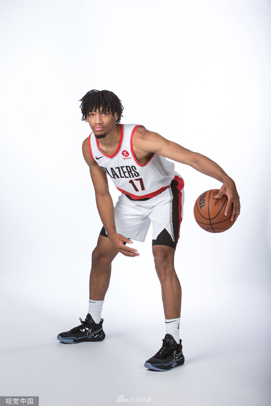 开拓者新秀拍摄写真