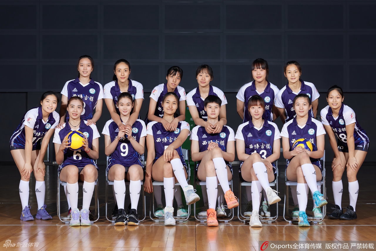 浙江女排拍摄排超联赛官方写真