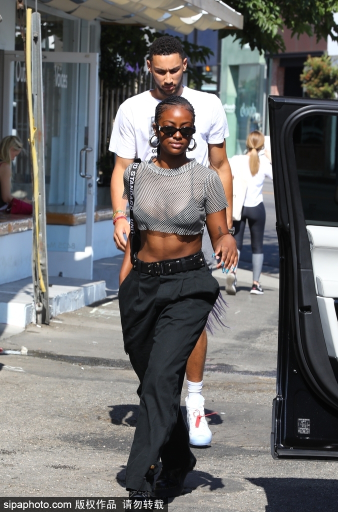 肯达尔・詹娜与西蒙斯出街约会