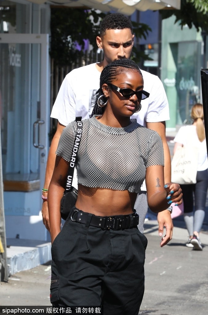 肯达尔・詹娜与西蒙斯出街约会