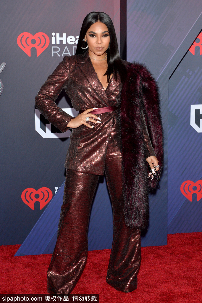 盘点哈登新欢亚香缇魅力风采