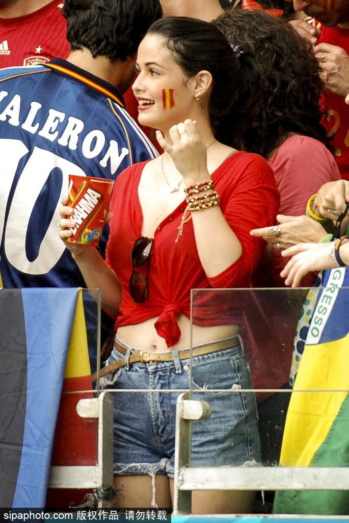 拉丁魅力 盘点西班牙队美女球迷