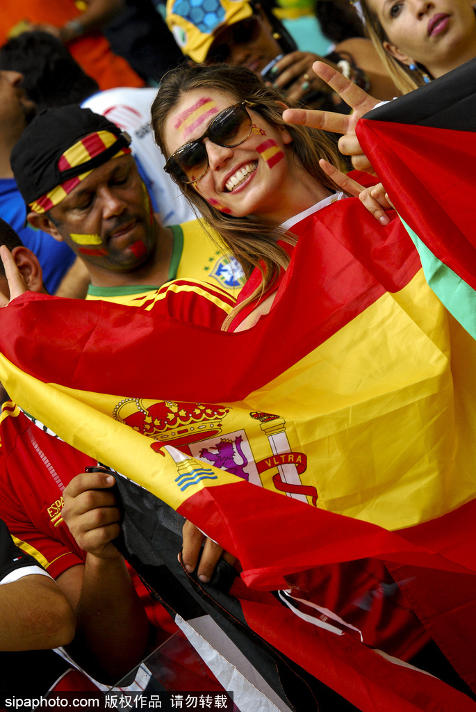 拉丁魅力 盘点西班牙队美女球迷