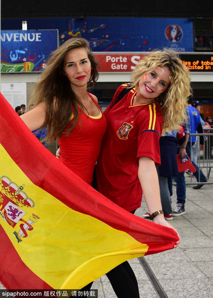 拉丁魅力 盘点西班牙队美女球迷