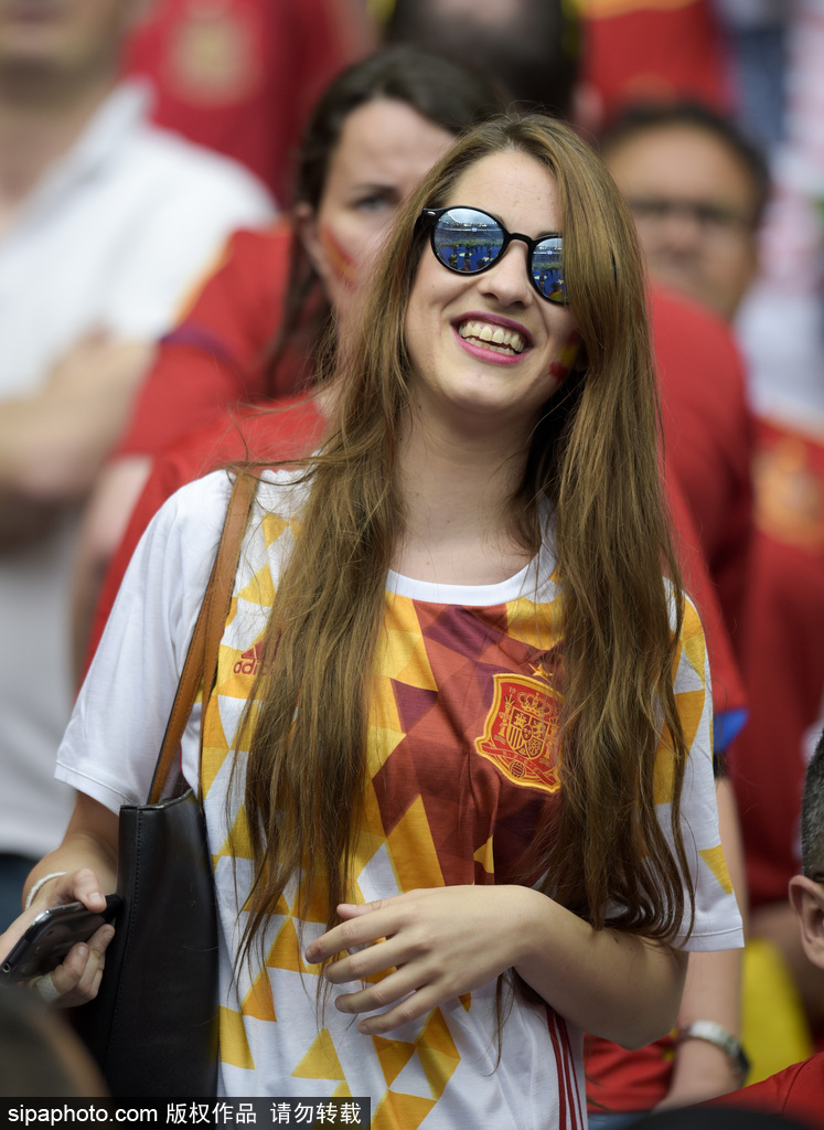 拉丁魅力 盘点西班牙队美女球迷