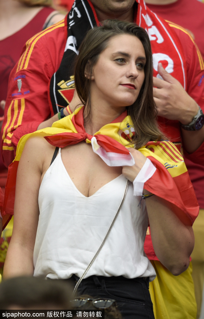 拉丁魅力 盘点西班牙队美女球迷