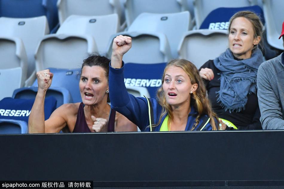 蒂姆女友马拉德诺维奇激情助阵