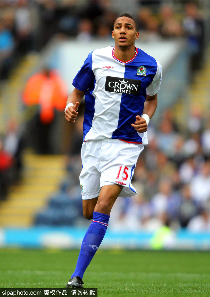 英超多支球队对恩宗齐感兴趣