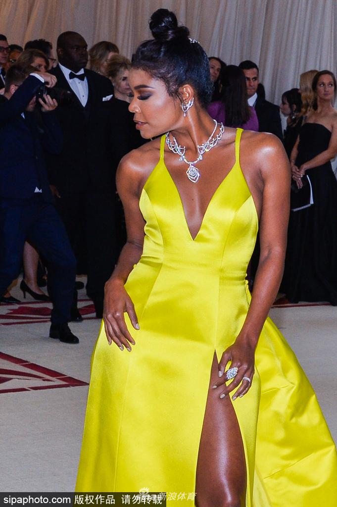 盘点韦德娇妻尤尼恩性感衣品