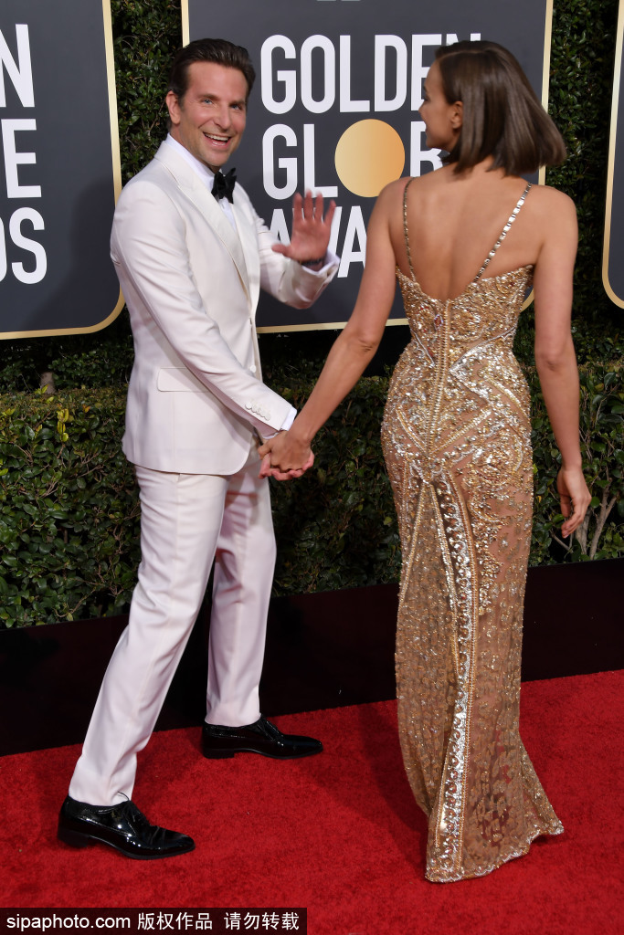 C罗前女友火辣裙装